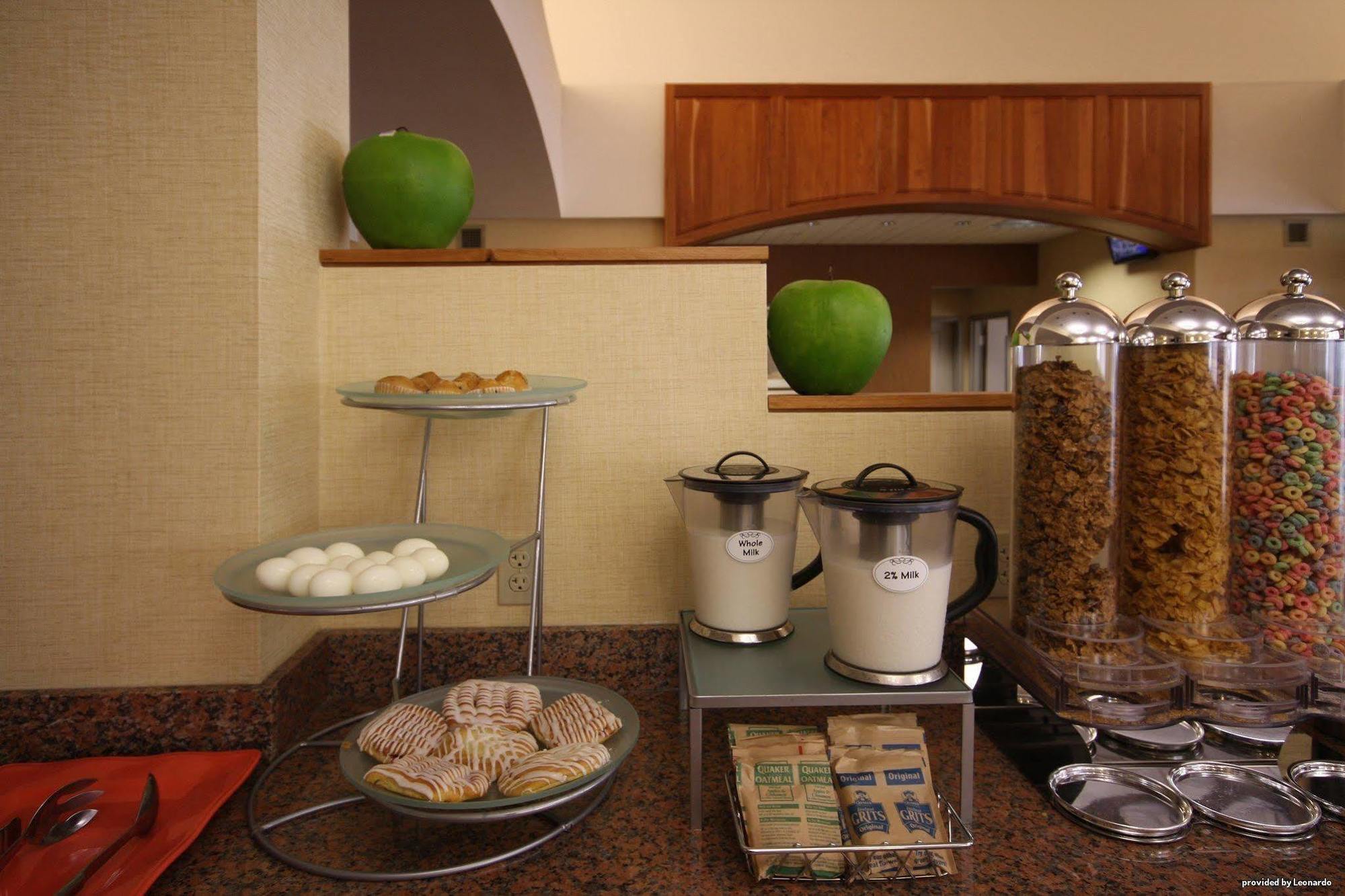 נאטשז The Bridges Hotel מסעדה תמונה